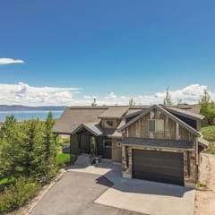 Azure Overlook" Walking Distance from the Reserve Clubhouse!