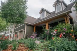 Creekside Cottage" w/ Rustic Cabin (Sleeps 25) - Image 2