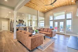 Fish Haven Hideaway" w/ Game Room, Golf Simulator & Kayaks! - Image 3