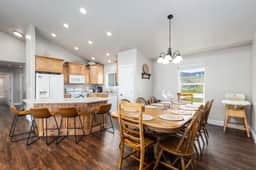 Lakeside Timber Retreat" Bear Lake Downtown Getaway! - Image 4