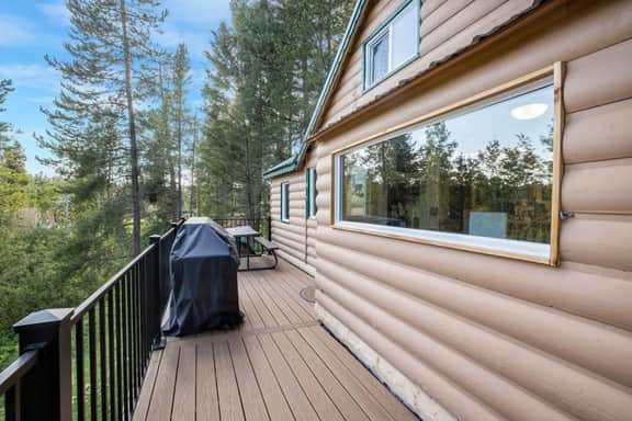 Back Country Cottage" (35 mins from West Yellowstone!) - Image 4