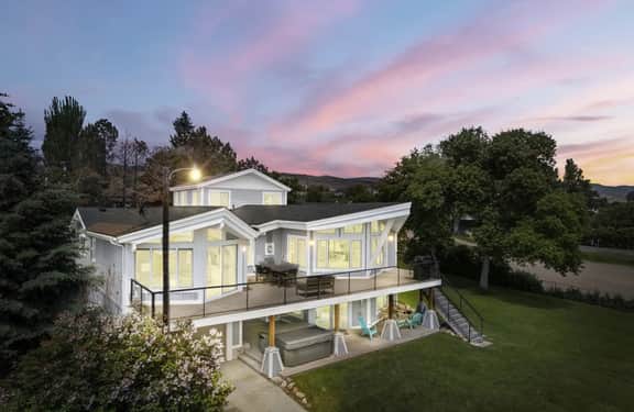 Lakefront Getaway" w/ Direct Beach Access! - Image 5