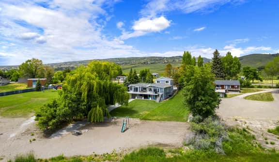 Lakefront Getaway" w/ Direct Beach Access! - Image 4