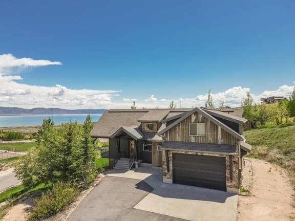 Azure Overlook" Walking Distance from the Reserve Clubhouse! - Image 1