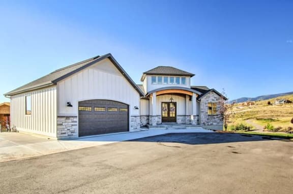Fish Haven Hideaway" w/ Game Room, Golf Simulator & Kayaks! - Image 1