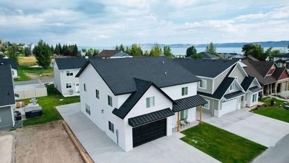 Kodiak Bay" w/ Theater Room & Private Hot Tub! - Image 1