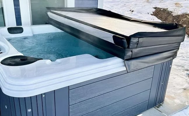 Hot tub at a Bear Lake rental